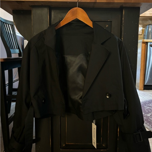 Ladies short  black jacket - Picture 1 of 4